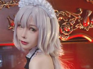 当Kitkat Cosplay穿上毛衣，美图能否消灭寒冷的审美？